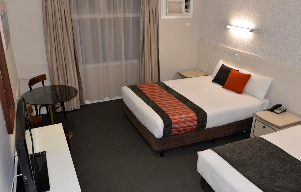 אולבני Country Comfort Amity Motel חדר תמונה