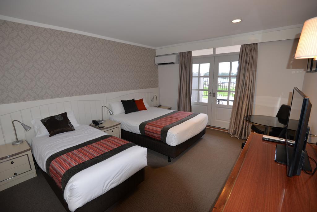 אולבני Country Comfort Amity Motel חדר תמונה