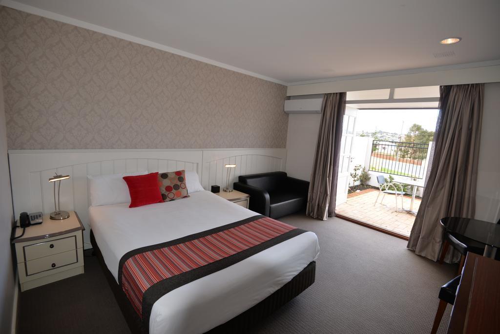 אולבני Country Comfort Amity Motel מראה חיצוני תמונה